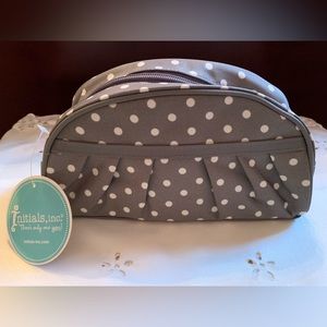 Pretty Pleats -Pin Dot